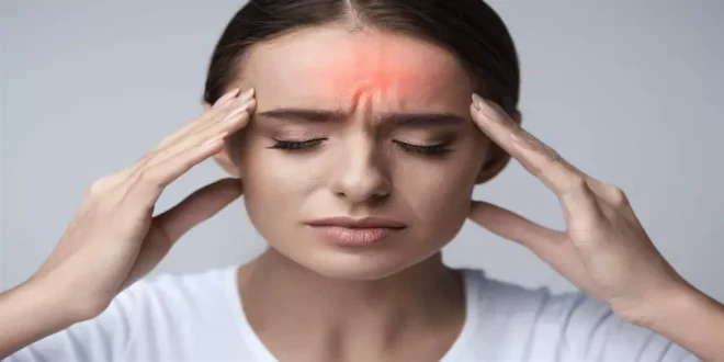 الصداع وعلاقته بالأدوية: متى يكون العلاج سببًا في الألم؟