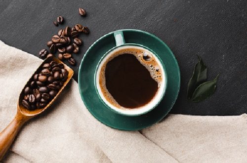 القولون العصبي والقهوة.. علاقة معقّدة بين الفائدة والإزعاج