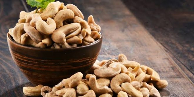 الكاجو وشرايين القلب: مكسرات صغيرة بفوائد كبيرة لصحة القلب